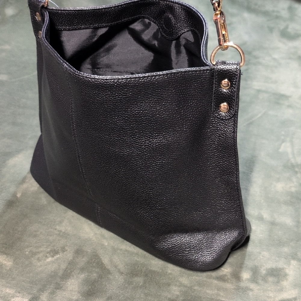 Chic Black BELLA RUSSO Purse - Picture 5 of 8